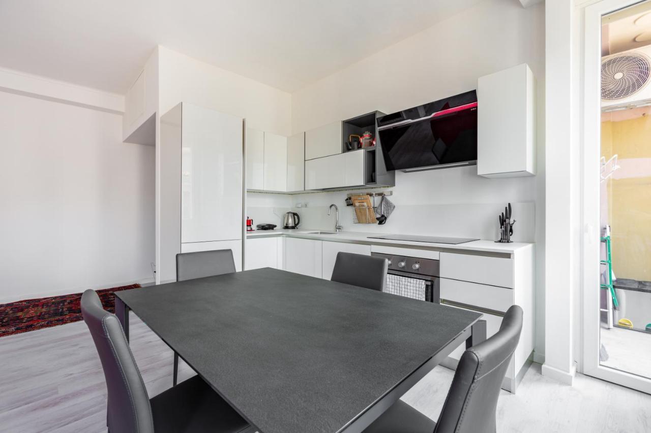 Garibaldi & Gae Aulenti Modern Apt With Private Parking! ميلان المظهر الخارجي الصورة