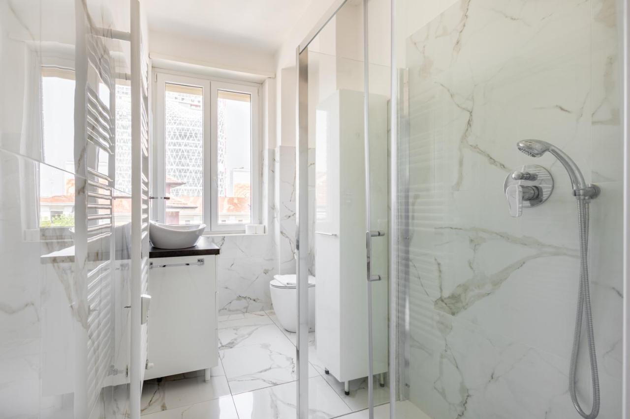 Garibaldi & Gae Aulenti Modern Apt With Private Parking! ميلان المظهر الخارجي الصورة